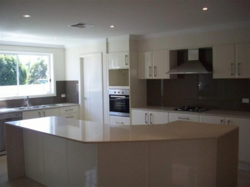25 Bellerive Close, West Hoxton NSW 2171