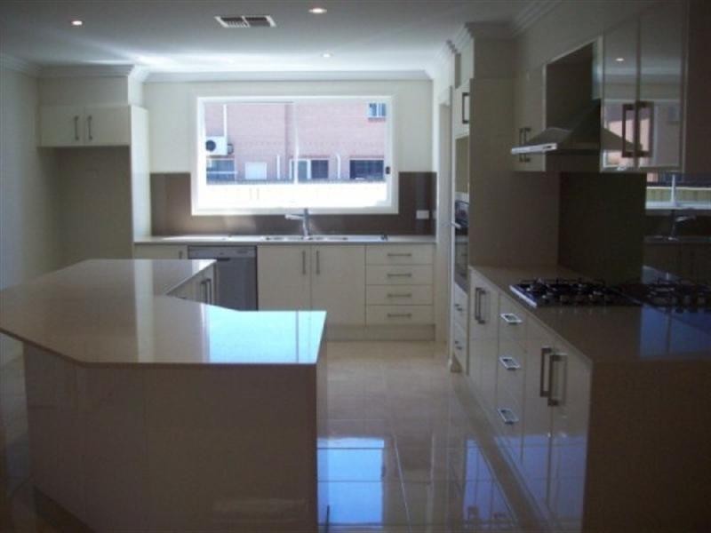 25 Bellerive Close, West Hoxton NSW 2171