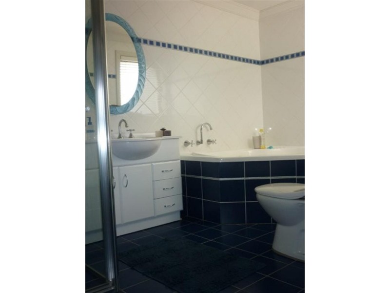 11 Mc Cubbin Place, Casula NSW 2170