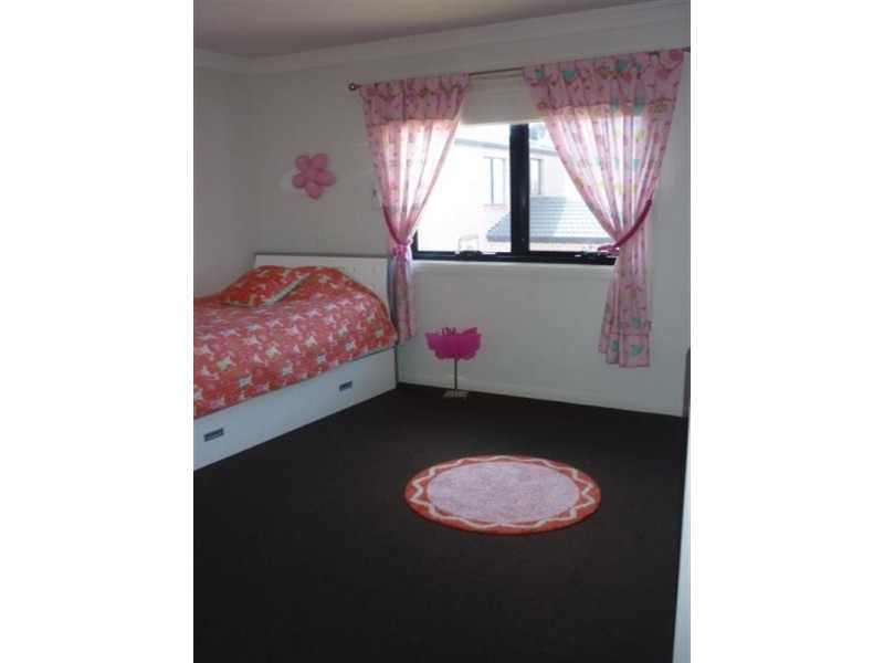 11 Mc Cubbin Place, Casula NSW 2170