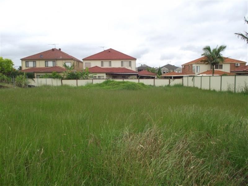 8 Thursday Place, Green Valley NSW 2168