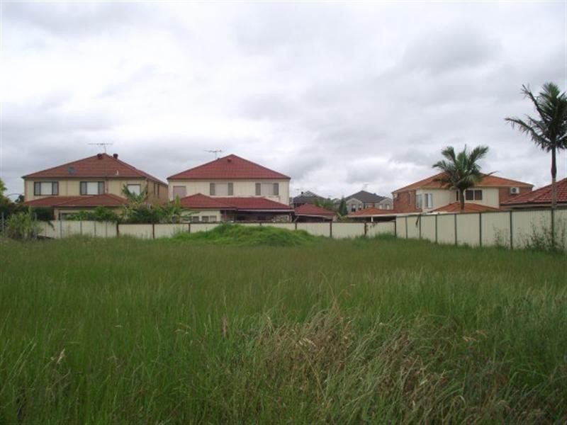 8 Thursday Place, Green Valley NSW 2168