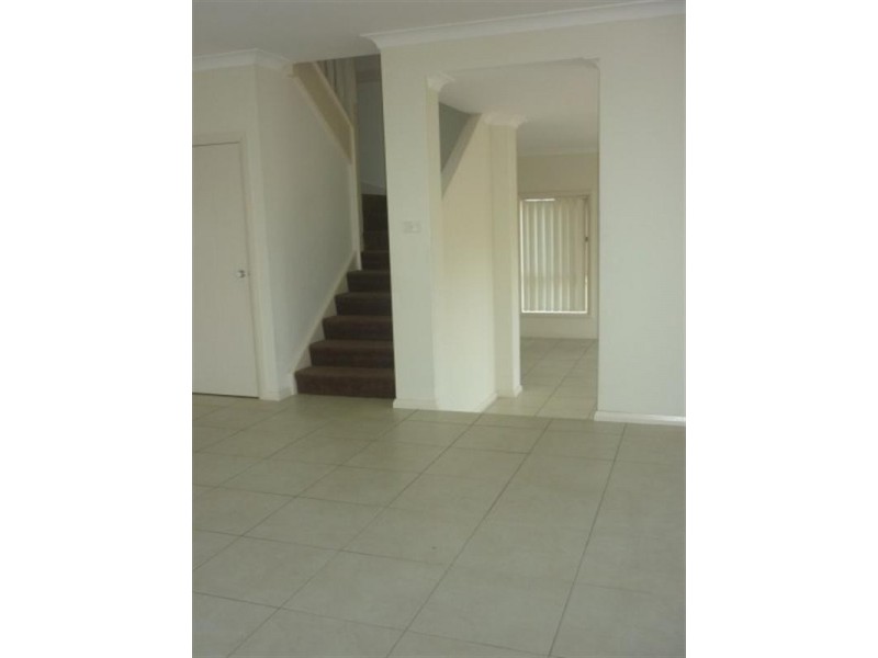 67 pine Road, Casula NSW 2170