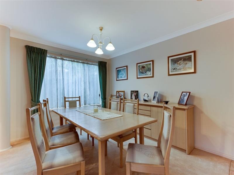 4 Murndal Court, Wattle Grove NSW 2173