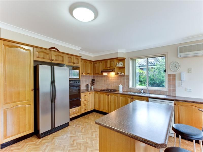 4 Murndal Court, Wattle Grove NSW 2173