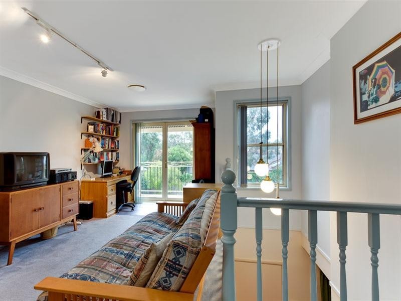 4 Murndal Court, Wattle Grove NSW 2173