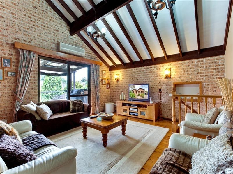 19 Hugh Avenue, Peakhurst NSW 2210