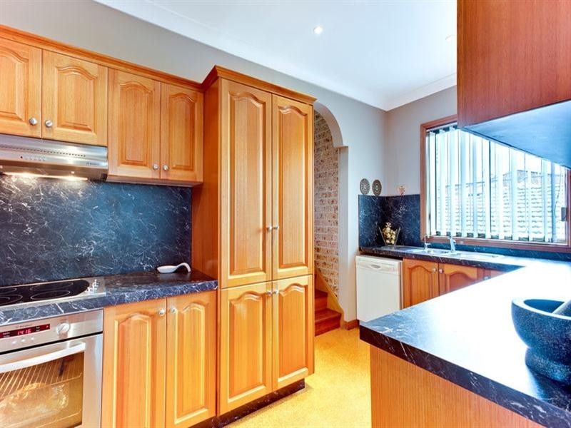 19 Hugh Avenue, Peakhurst NSW 2210