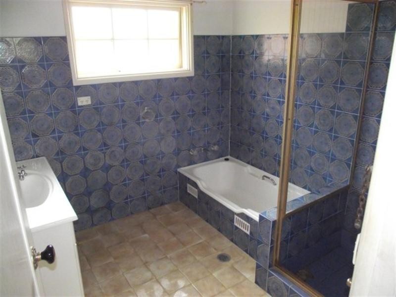 12 Silverwater Crescent, Lansvale NSW 2166