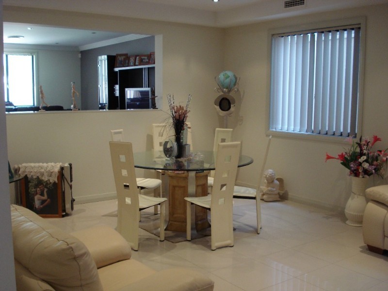 West Hoxton NSW 2171