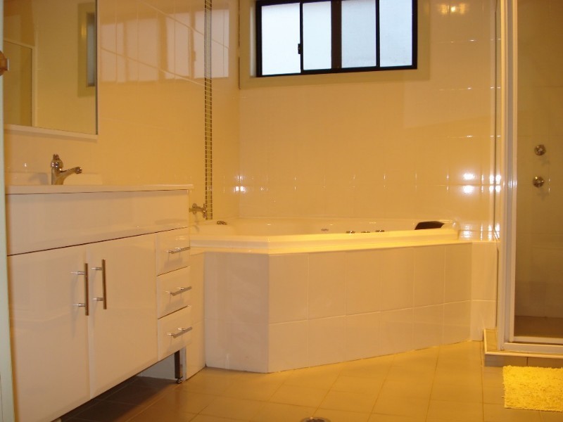 West Hoxton NSW 2171