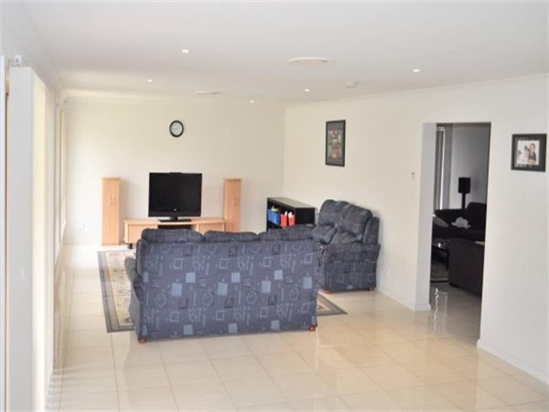 West Hoxton NSW 2171