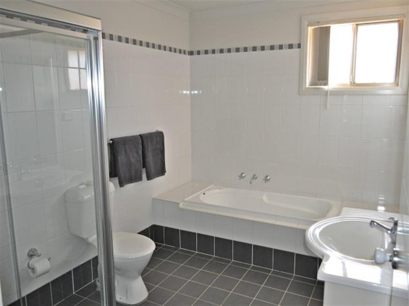 West Hoxton NSW 2171
