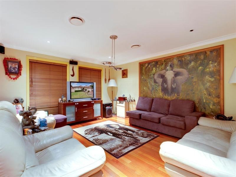 26 Triabunna Avenue, West Hoxton NSW 2171