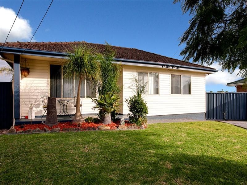 6 Jan Avenue, Lurnea NSW 2170