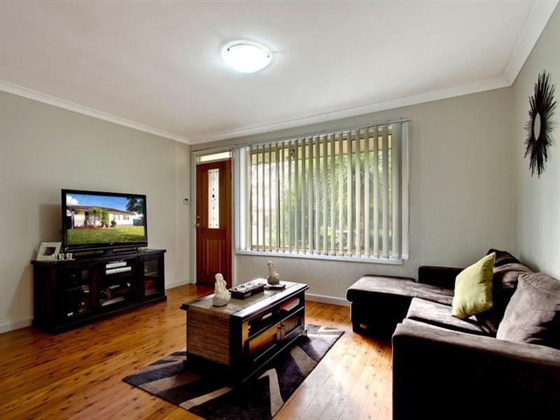 6 Jan Avenue, Lurnea NSW 2170