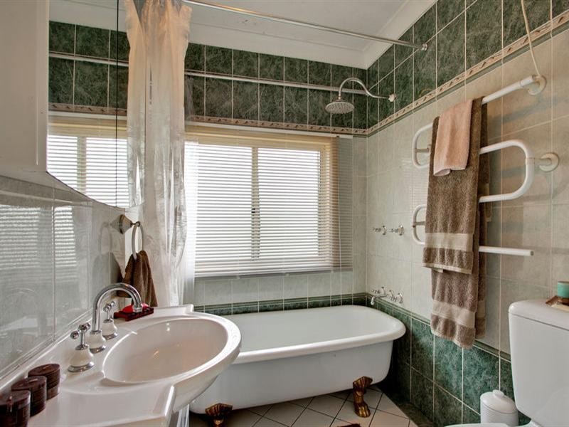 6 Jan Avenue, Lurnea NSW 2170