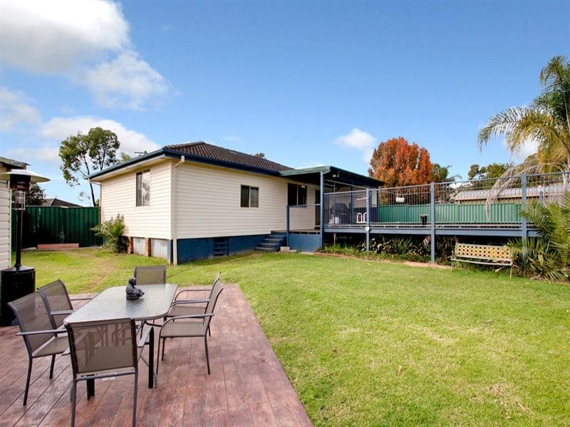 6 Jan Avenue, Lurnea NSW 2170