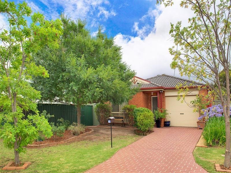 19 Erin Place, Casula NSW 2170