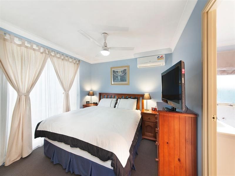 19 Erin Place, Casula NSW 2170