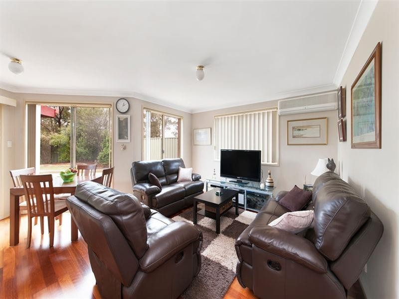 19 Erin Place, Casula NSW 2170