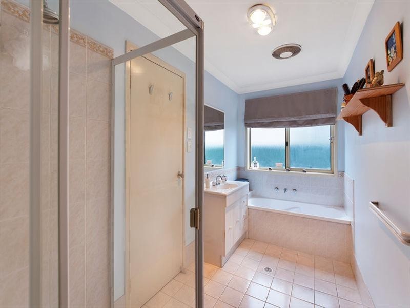 19 Erin Place, Casula NSW 2170