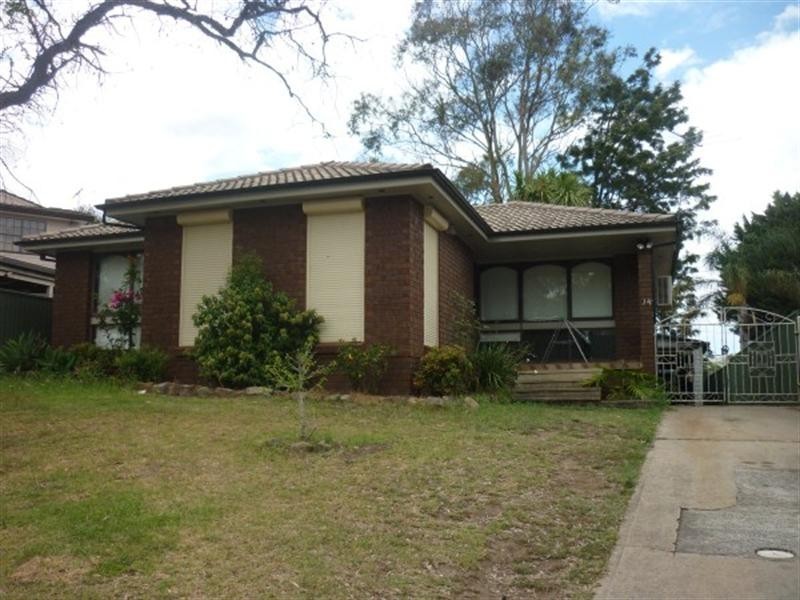 14 Lakewood Crescent, Casula NSW 2170