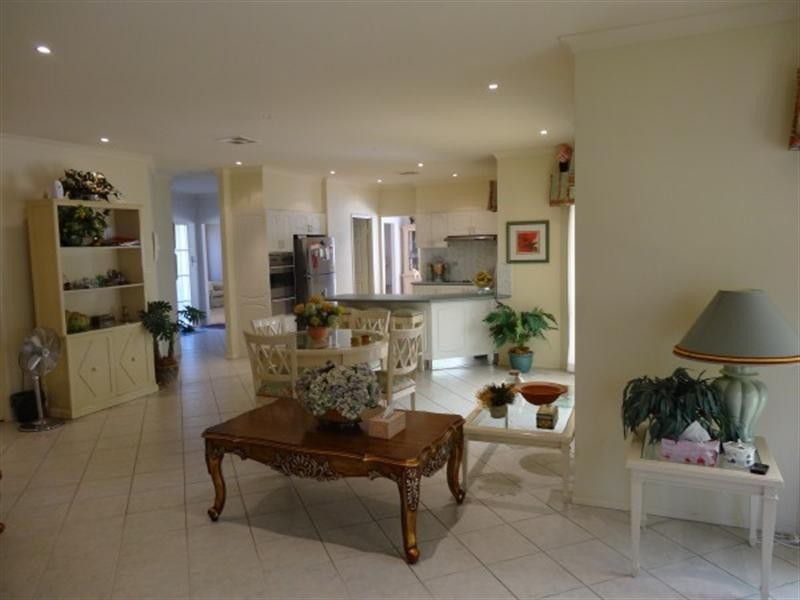 7 Sandalwood Close, Casula NSW 2170