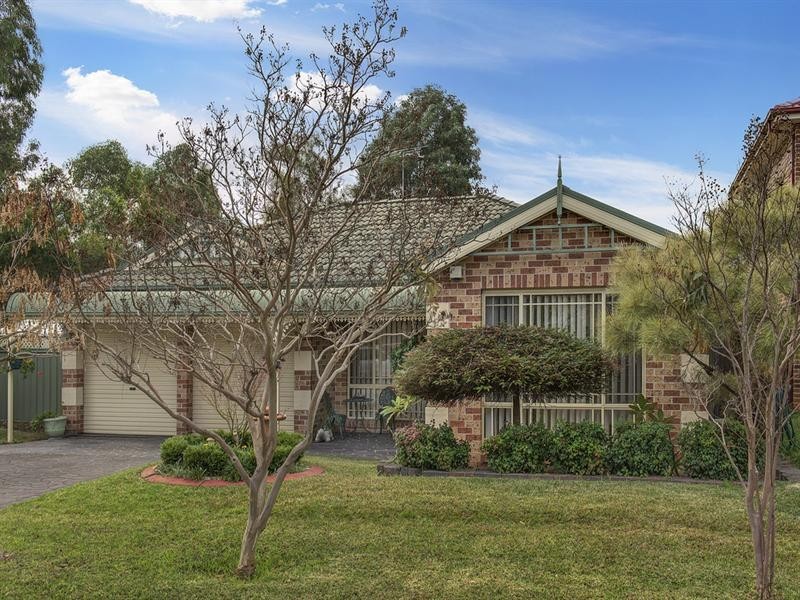 16 Solander Avenue, West Hoxton NSW 2171