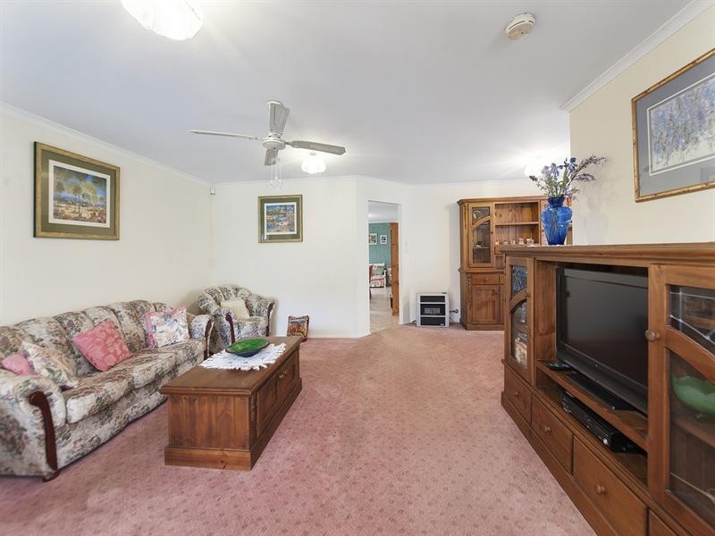 16 Solander Avenue, West Hoxton NSW 2171