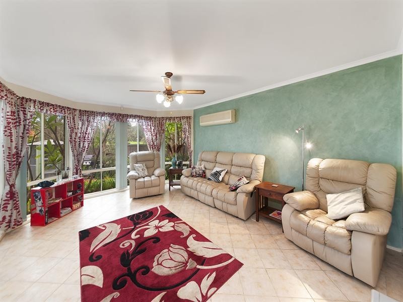 16 Solander Avenue, West Hoxton NSW 2171