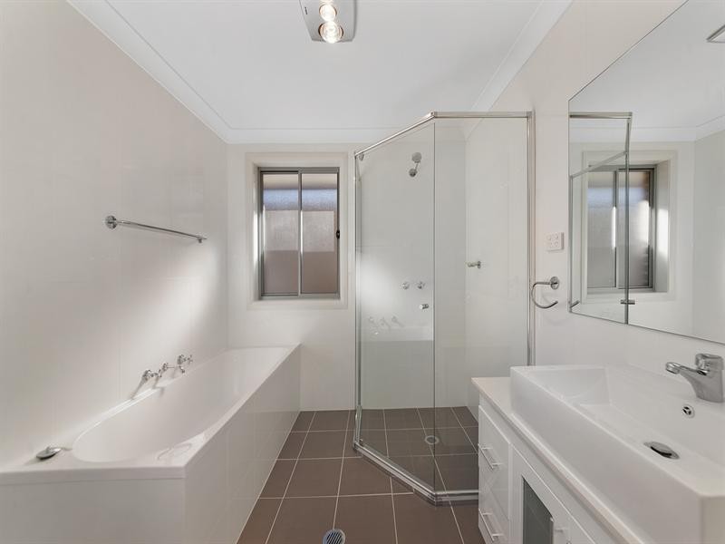 4A Vaucluse Place, Glen Alpine NSW 2560