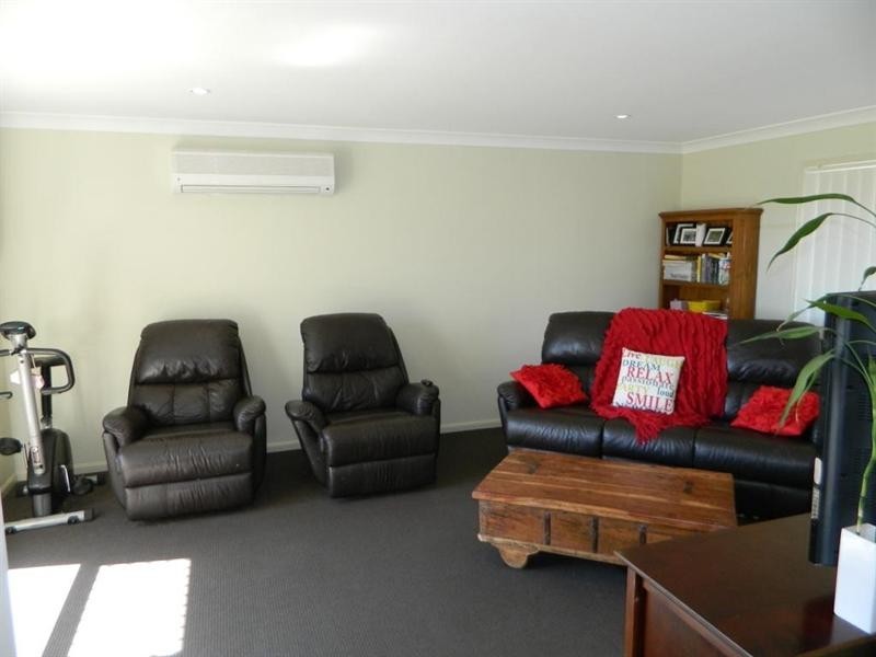 42 Banksia Drive, Kingaroy QLD 4610