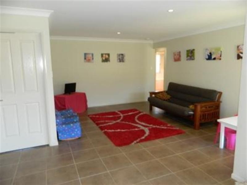 42 Banksia Drive, Kingaroy QLD 4610