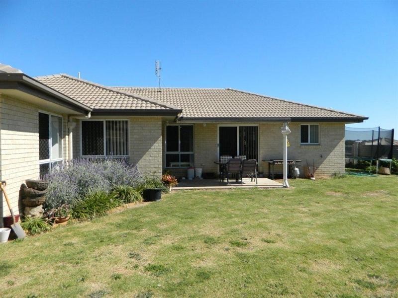 42 Banksia Drive, Kingaroy QLD 4610