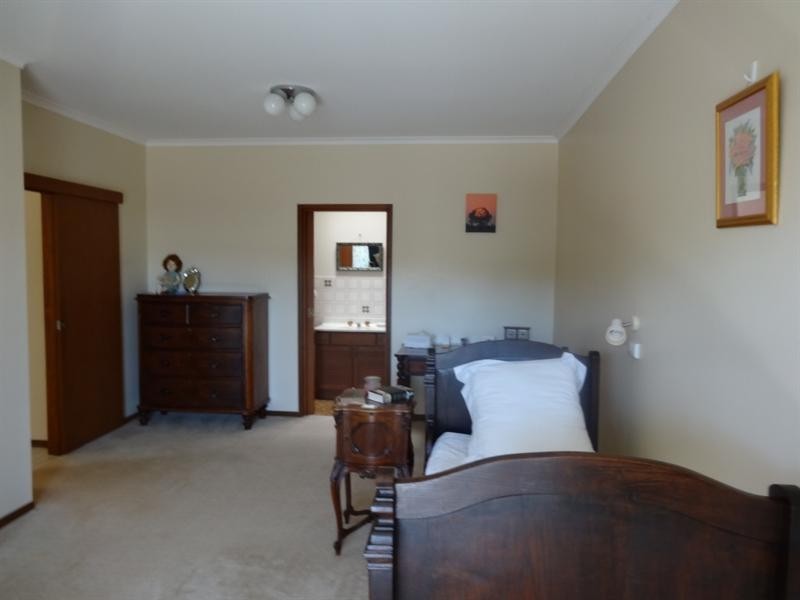 89 moore Street, Kingaroy QLD 4610