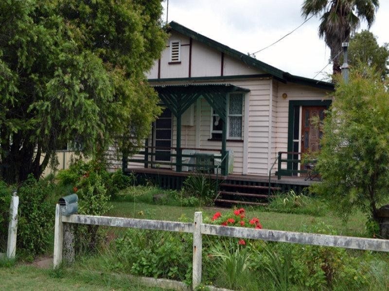 16 ALFORD EAST Street, Kingaroy QLD 4610
