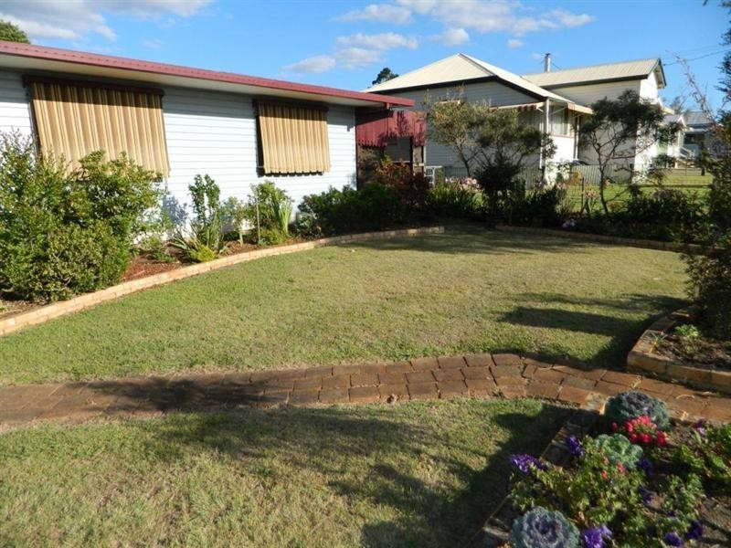 6 Somerset Street, Kingaroy QLD 4610