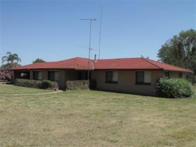 20 Grey Street, Nanango QLD 4615