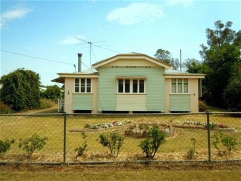 6 Earl Street, Kingaroy QLD 4610