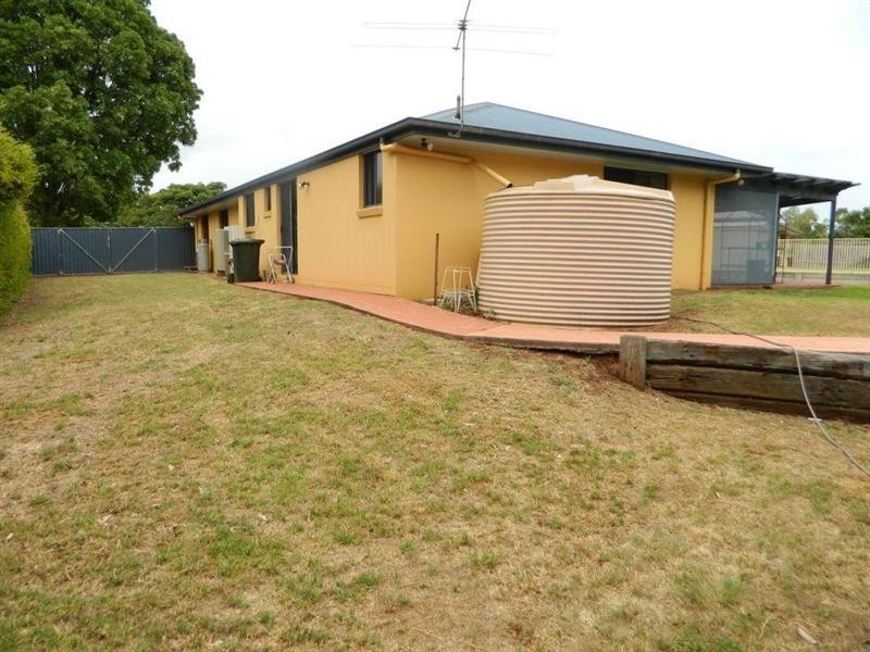 19 Cowie Drive, Kingaroy QLD 4610