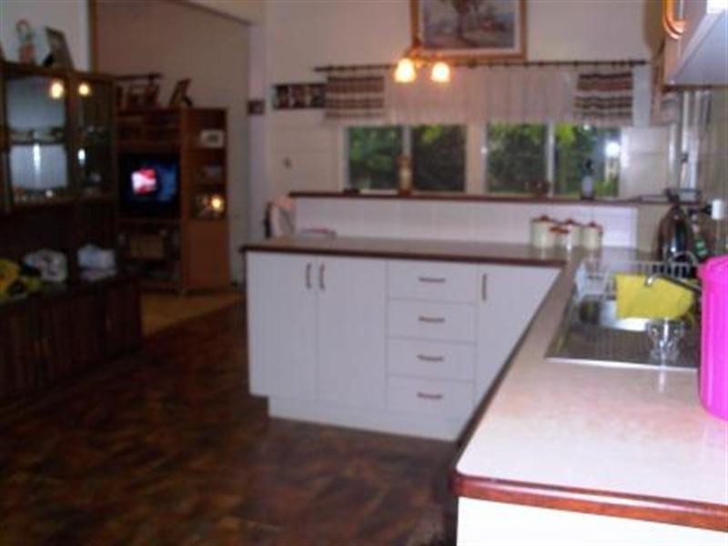 8-12 Gordon, Kumbia QLD 4610