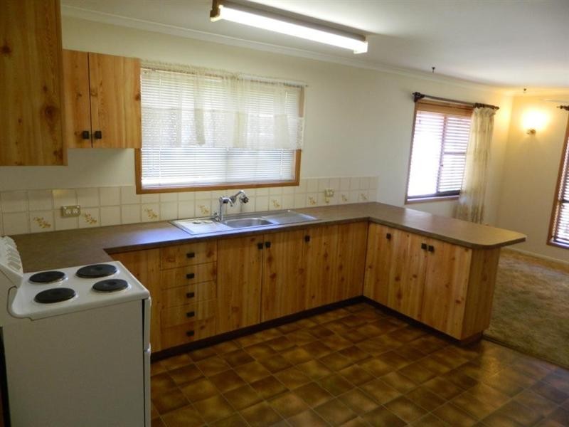 30 Fairview Drive, Kingaroy QLD 4610