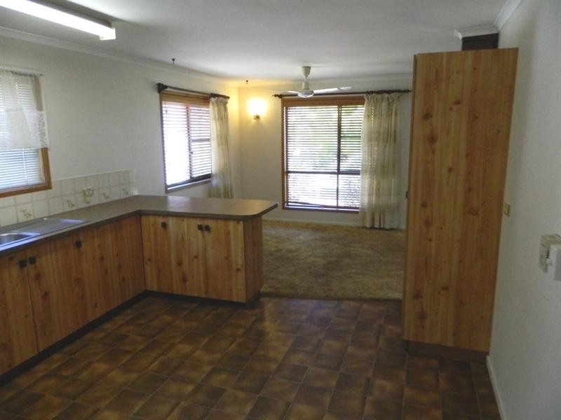 30 Fairview Drive, Kingaroy QLD 4610