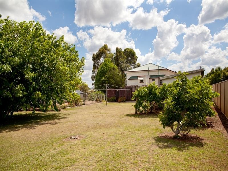 6 Fisher Street, Kingaroy QLD 4610