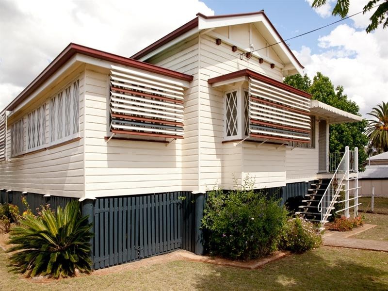 6 Fisher Street, Kingaroy QLD 4610