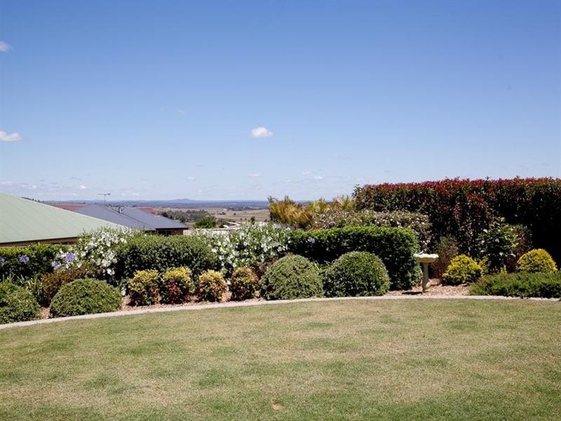25 Bridgeman Parade, Kingaroy QLD 4610