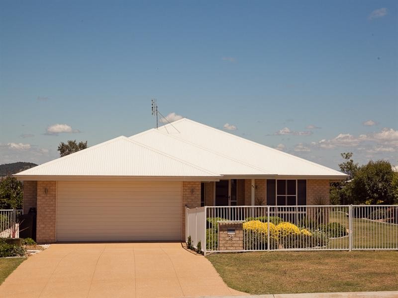 25 Bridgeman Parade, Kingaroy QLD 4610