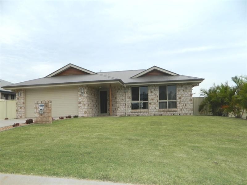 7 Darryl Crescent, Kingaroy QLD 4610