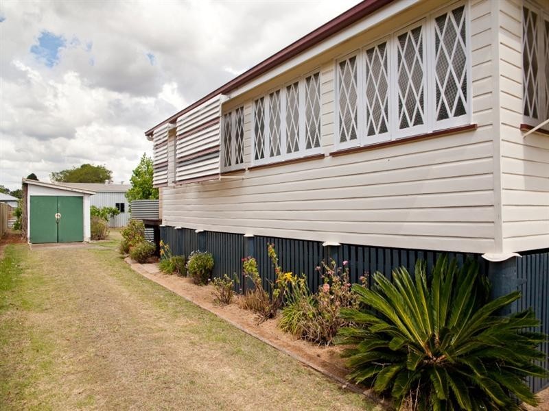 6 Fisher Street, Kingaroy QLD 4610